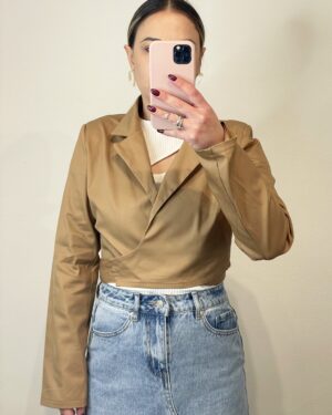Giacca crop cammello