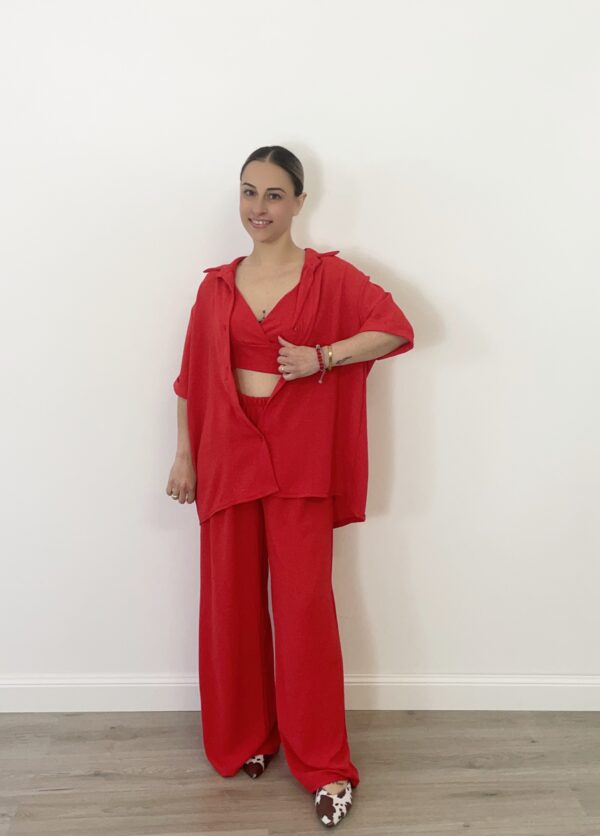 Completo rosso tre pezzi donna con camicia over, pantalone palazzo e top coordinato