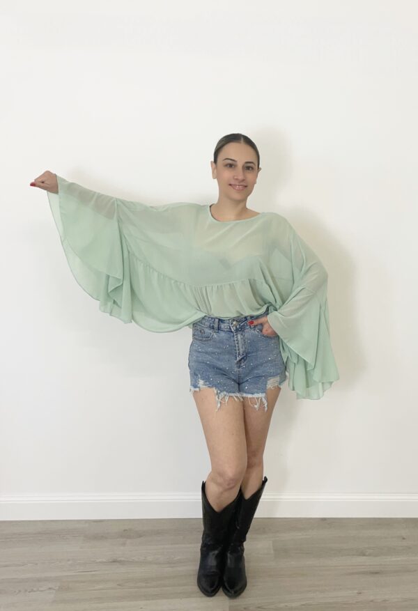 Blusa verde menta ampia con maniche larghe in stile boho