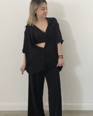 Completo nero donna con camicia over, pantalone palazzo con elastico e top coordinato