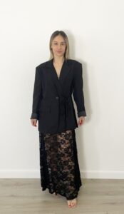 Gonna in pizzo nero trasparente ampia con elastico in vita, taglia unica fino alla 48
