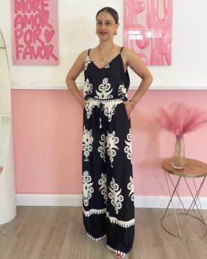 Completo donna nero con stampa bianca, canotta ampia e pantalone palazzo con elastico in vita