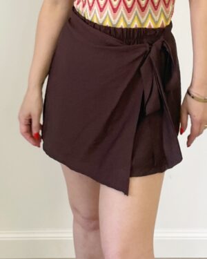 Pantalone marrone donna con elastico in vita ed effetto gonna portafoglio davanti