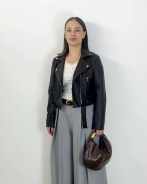 Pantaloni Palazzo Grigi a vita alta con gamba ampia, elastico in vita e cintura marrone.