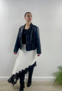 Giacca in eco pelle con bottoni nera da donna